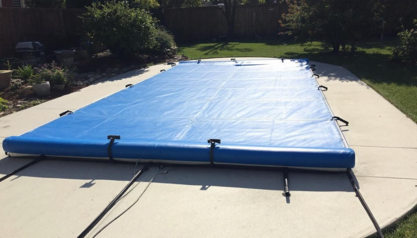 Comment choisir la bonne couverture de piscine pour votre sécurité?